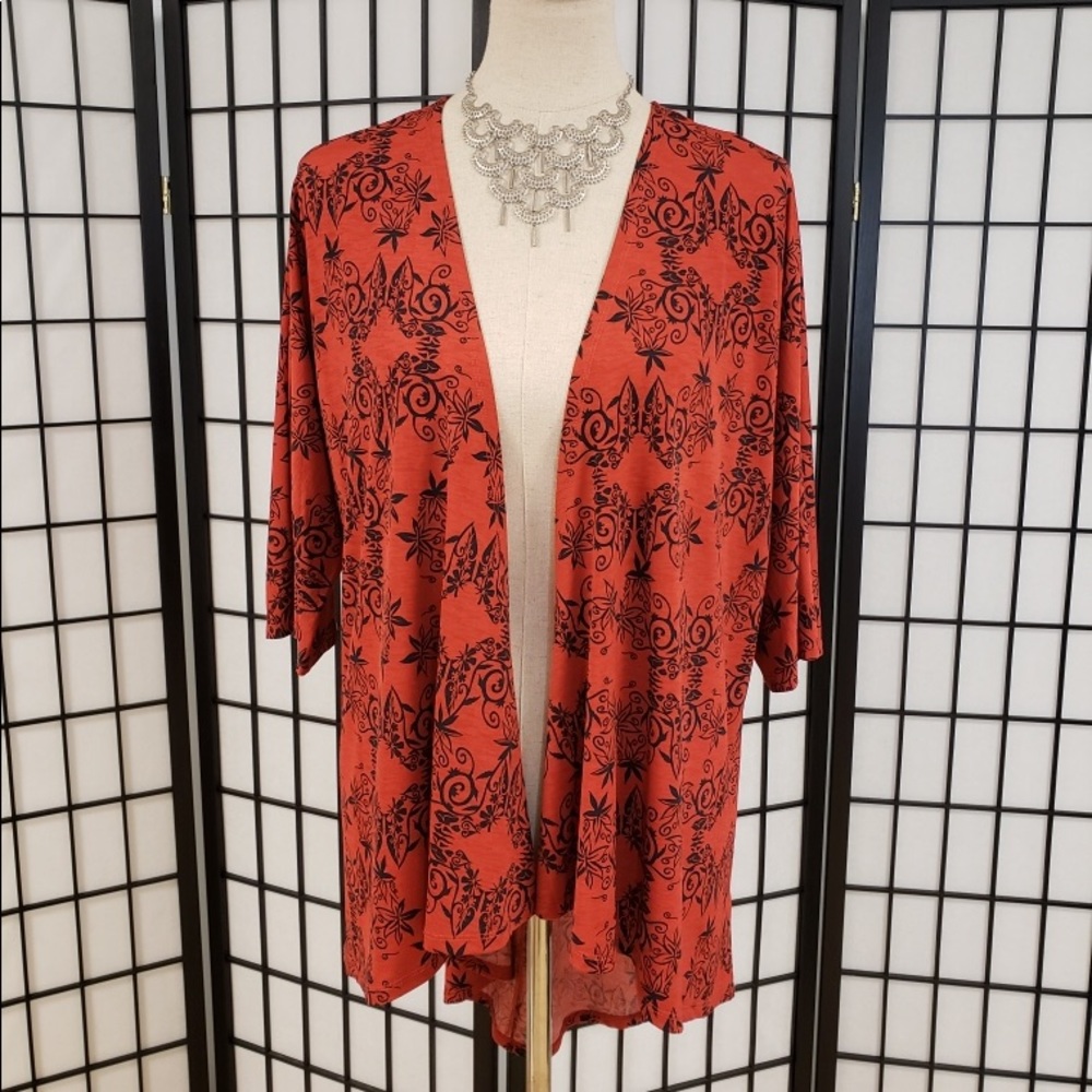 LuLaRoe Size Small Lindsay Kimono